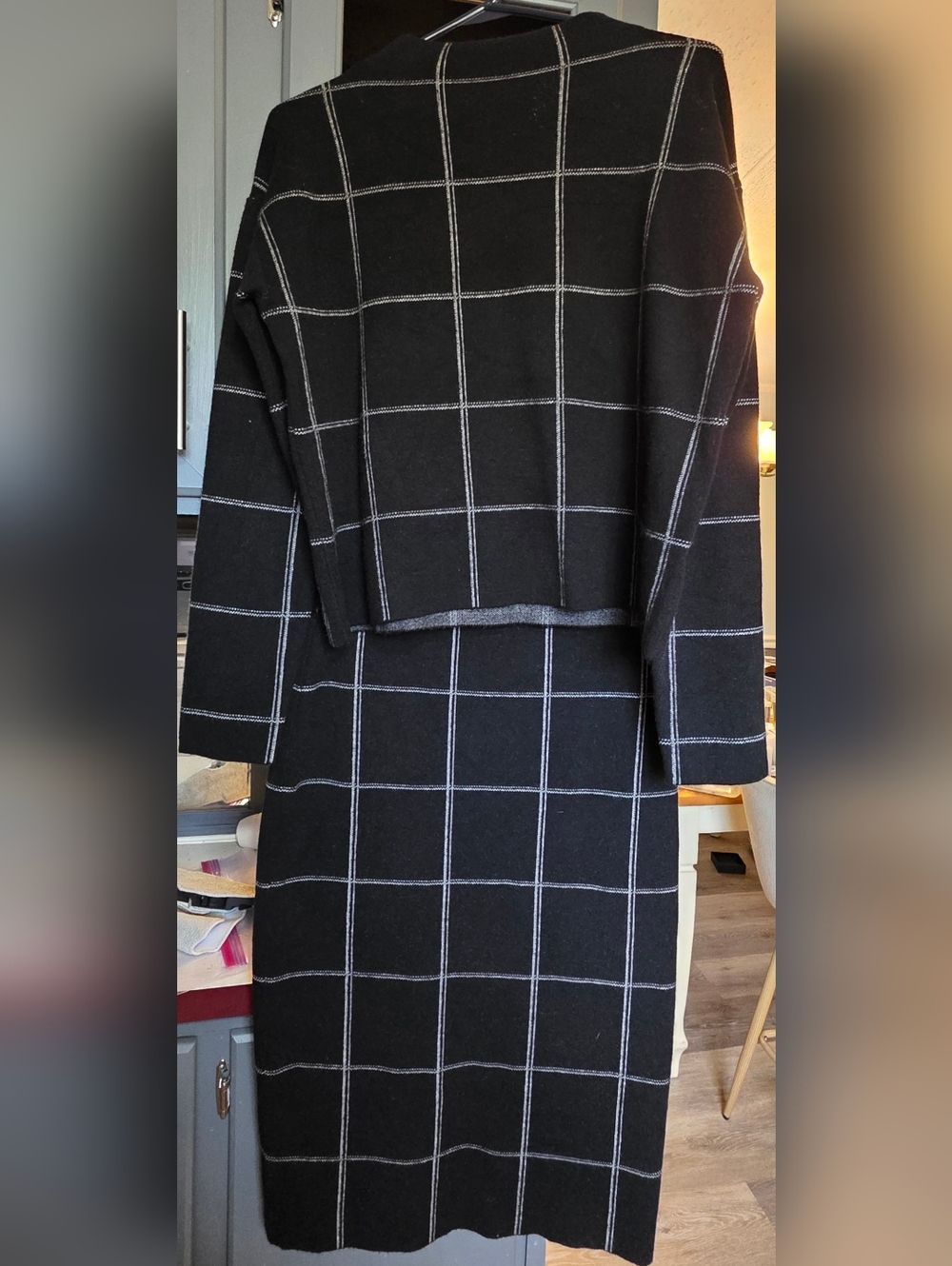 Tahari Black & White Knit Top And Skirt Set - Black & White
